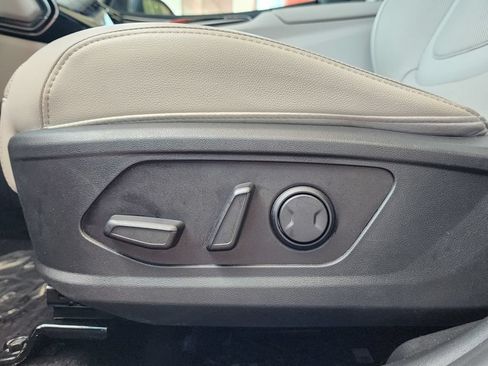 Used 2022 Hyundai Tucson Limited w/ Cargo Package FWD image 17