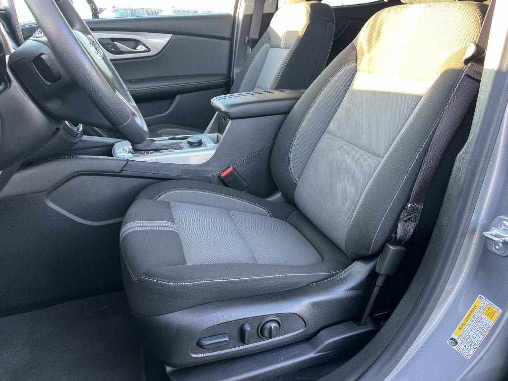 Used 2025 Chevrolet Blazer LT AWD/4WD image 27