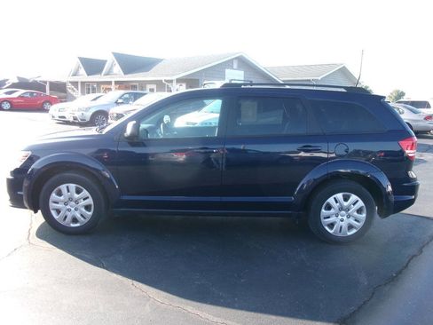 Used 2019 Dodge Journey SE image 9