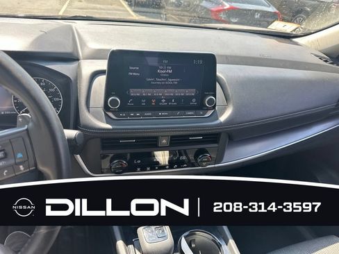 Used 2025 Nissan Rogue SV AWD/4WD image 3