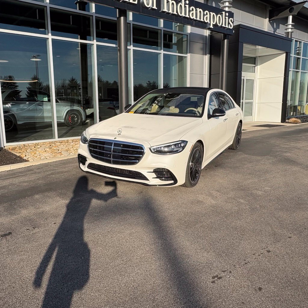 Used 2022 Mercedes-Benz S 580 4MATIC Sedan image 2