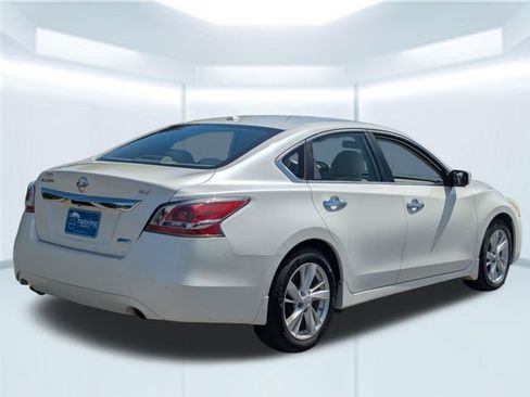 Used 2014 Nissan Altima 2.5 SV FWD image 6