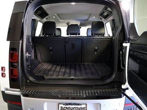 Used 2024 Land Rover Defender 110 S AWD/4WD image 28