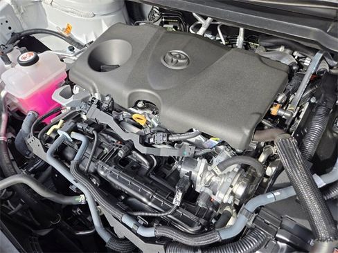 Used 2025 Toyota Sienna XLE image 20