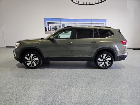 Used 2026 Volkswagen Atlas SE FWD image 5