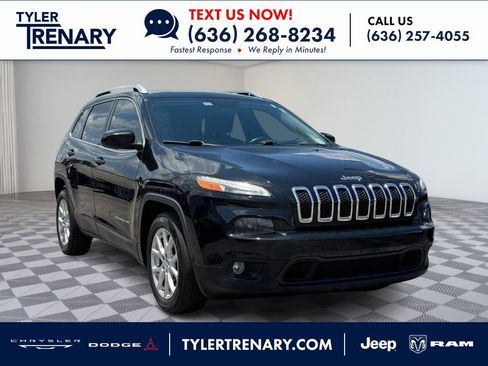 Used 2016 Jeep Cherokee Latitude w/ Comfort/Convenience Group FWD image 1