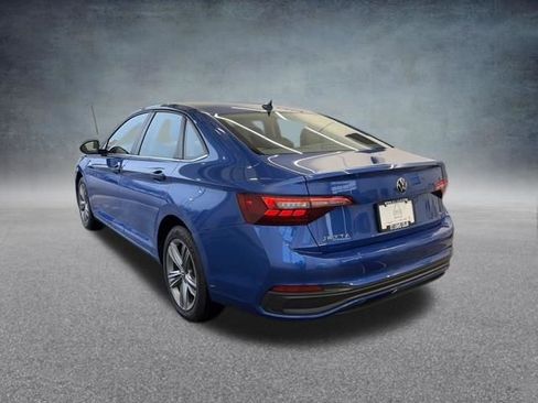 Used 2024 Volkswagen Jetta SE image 7