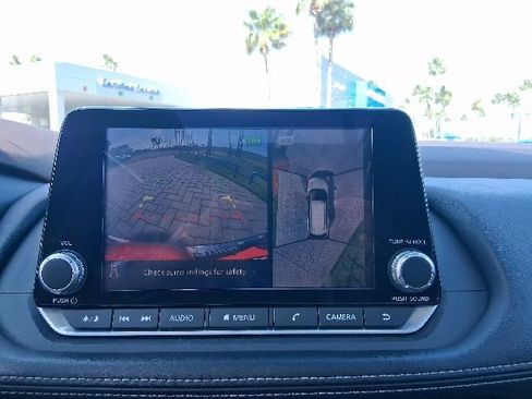 Used 2021 Nissan Rogue SL FWD image 13
