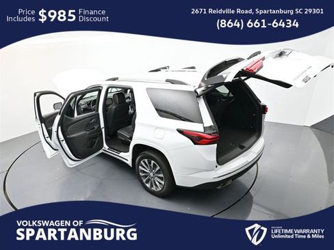 Used 2023 Chevrolet Traverse Premier image 38