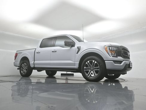 Used 2021 Ford F150 XLT RWD image 3