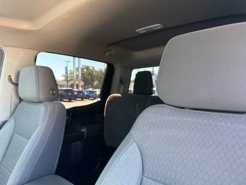 Used 2022 Chevrolet Silverado 1500 LT w/ Z71 Off-Road Package AWD/4WD image 8
