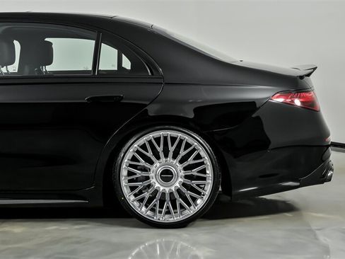 Used 2025 Mercedes-Benz S 580 4MATIC Sedan image 9