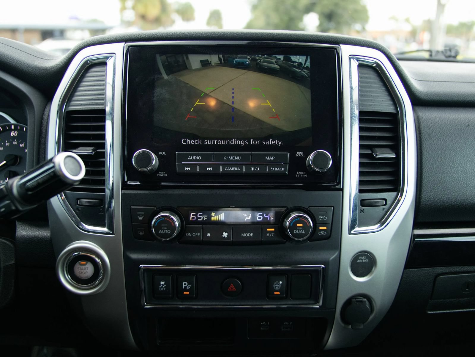 Used 2021 Nissan Titan SV w/ SV Convenience Package RWD image 29