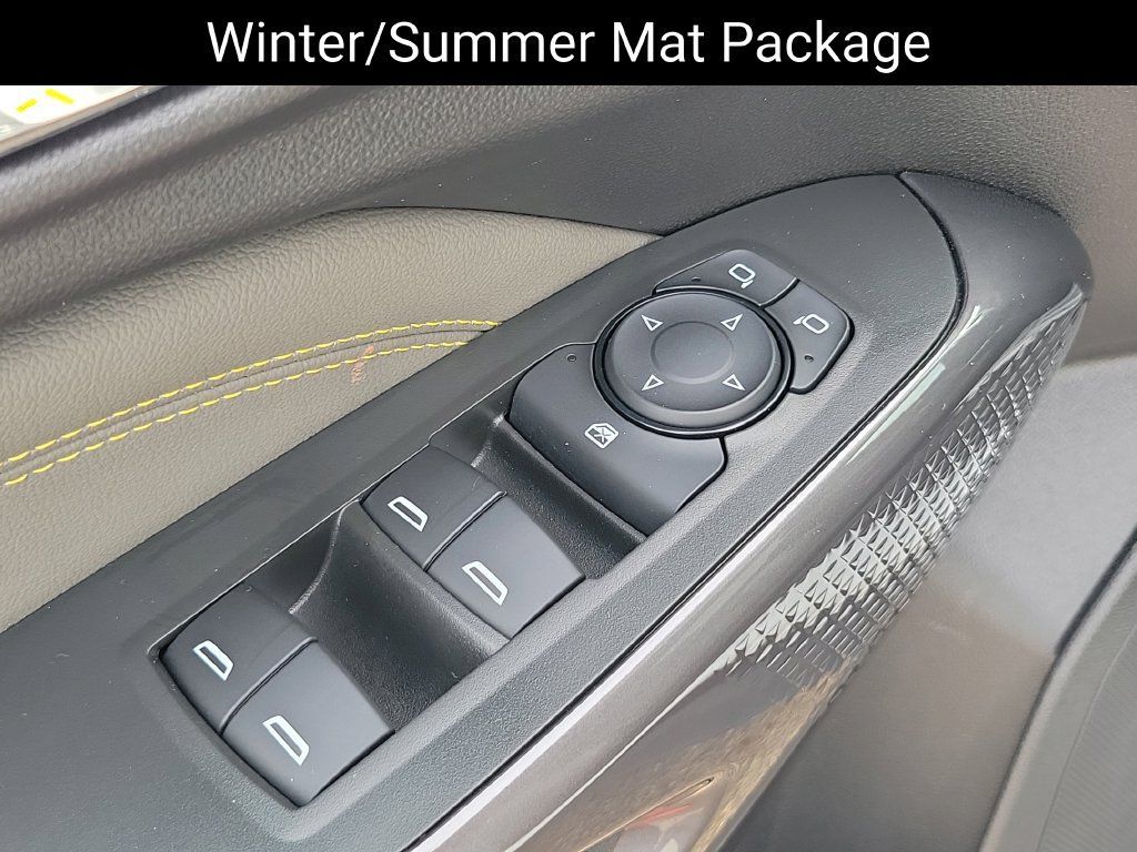 Used 2025 Chevrolet Trax ACTIV w/ Sunroof Package FWD image 11