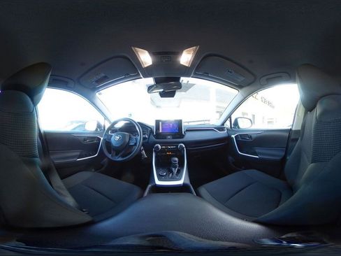 Used 2025 Toyota RAV4 LE image 38