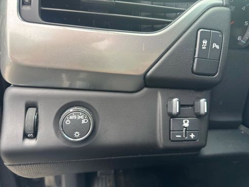 Used 2015 Chevrolet Suburban LS w/ Max Trailering Package RWD image 14