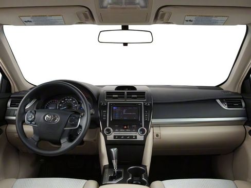 Used 2012 Toyota Camry FWD image 7
