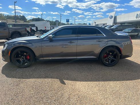 Used 2023 Chrysler 300 Touring image 2