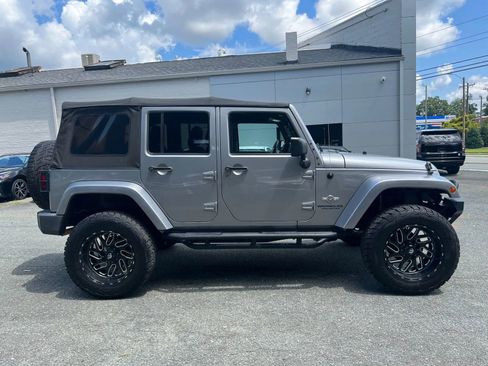 Used 2015 Jeep Wrangler Unlimited Sport image 3