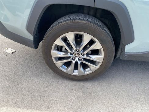 Used 2022 Toyota RAV4 XLE Premium FWD image 4