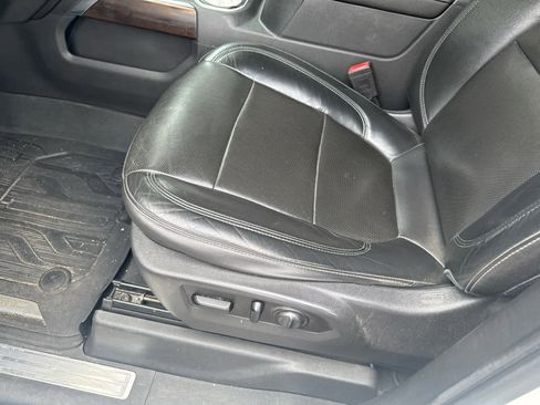Used 2020 GMC Sierra 1500 SLT RWD image 7