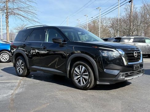 Certified 2022 Nissan Pathfinder SL image 1