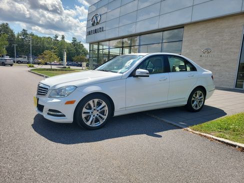 Used 2014 Mercedes-Benz C 300 4MATIC Sedan image 1