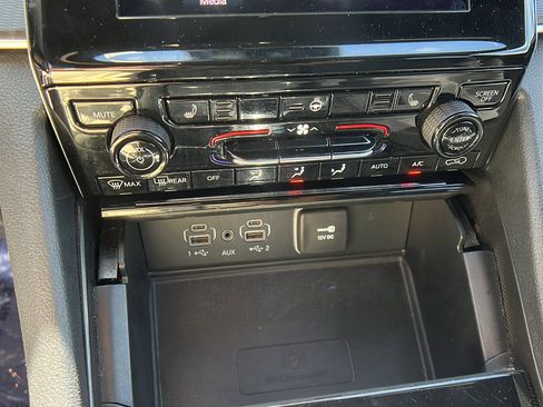 Certified 2024 Jeep Grand Cherokee L Laredo image 34