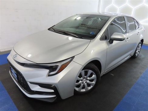 Used 2024 Toyota Corolla SE FWD image 4