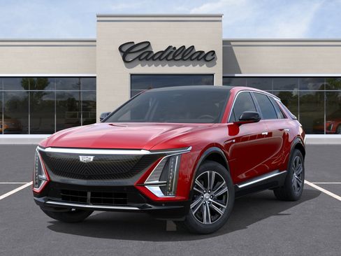 New 2025 Cadillac Lyriq Luxury w/ LPO, Floor Liner Package AWD/4WD image 6