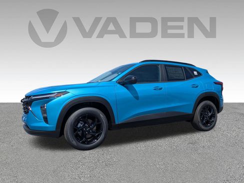 New 2026 Chevrolet Trax LT w/ Driver Confidence Package FWD image 2