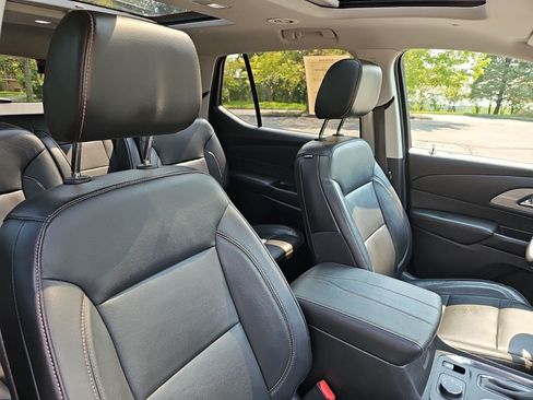 Used 2019 Chevrolet Traverse RS AWD/4WD image 11