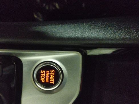 Used 2024 Nissan Altima 2.5 SV image 13