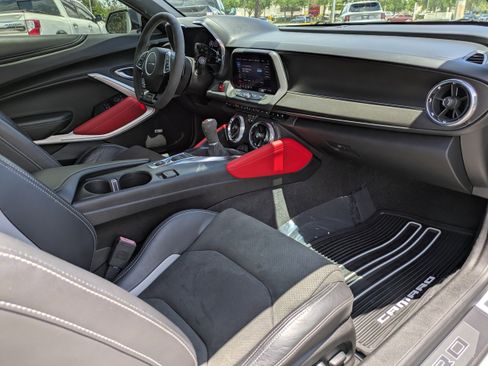 Used 2020 Chevrolet Camaro SS RWD image 16
