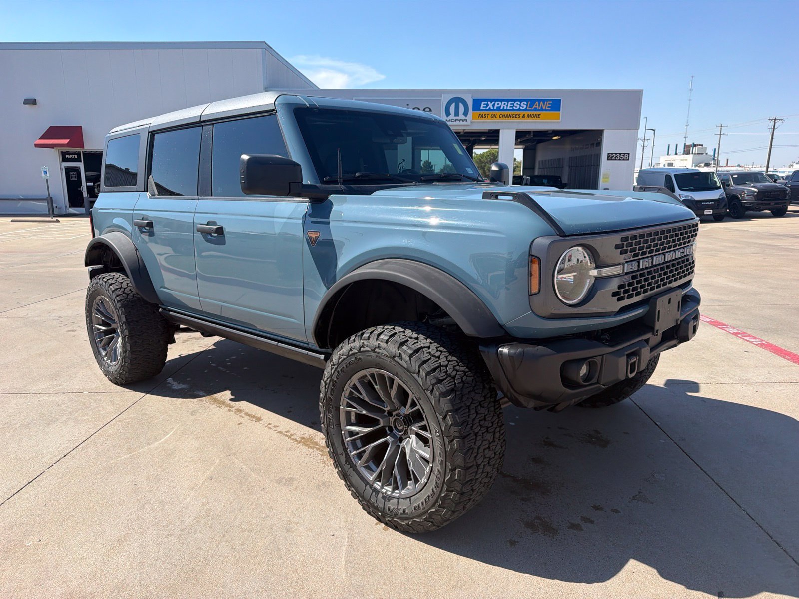 Used 2023 Ford Bronco Badlands AWD/4WD image 3