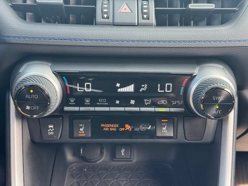 Used 2022 Toyota RAV4 XSE w/ XSE Grade Weather Package AWD/4WD image 28