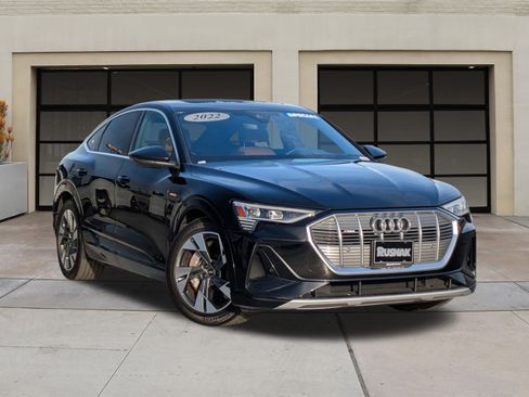 Used 2022 Audi e-tron Premium w/ Interior Protection Package image 30