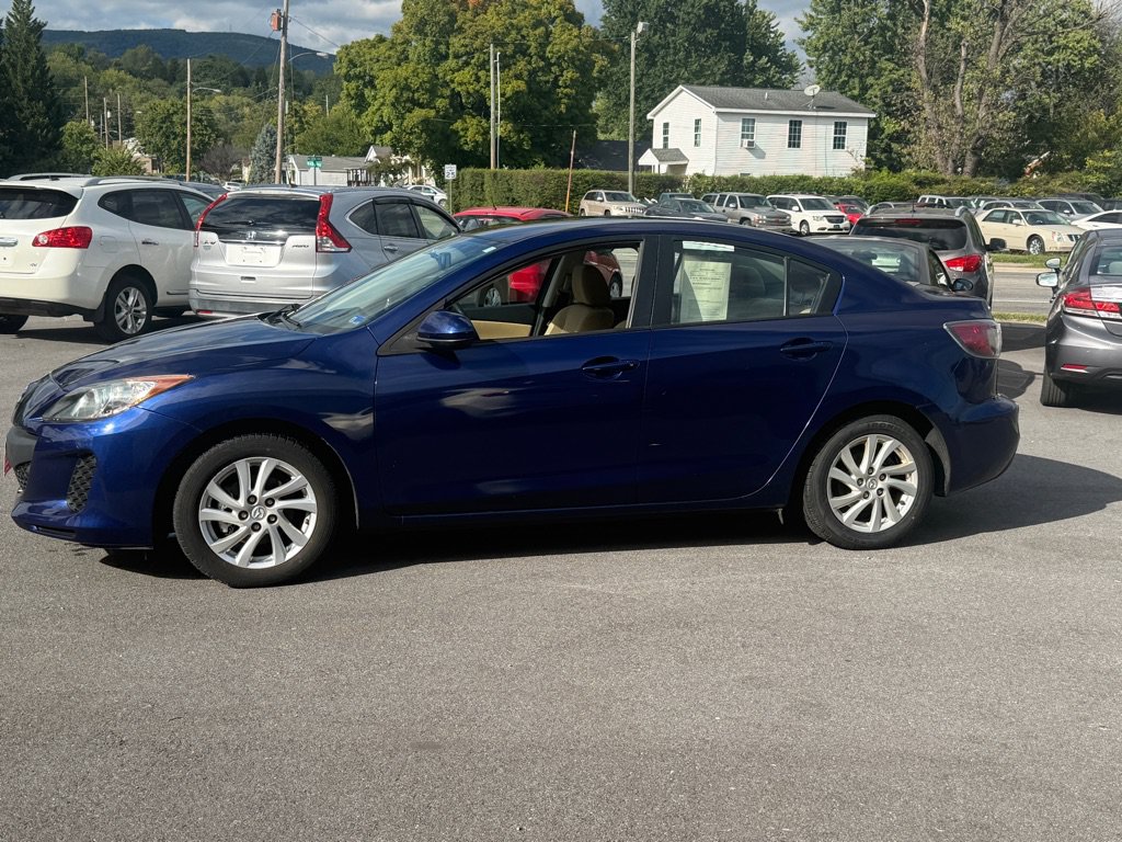 Used 2012 MAZDA MAZDA3 i Touring FWD image 2