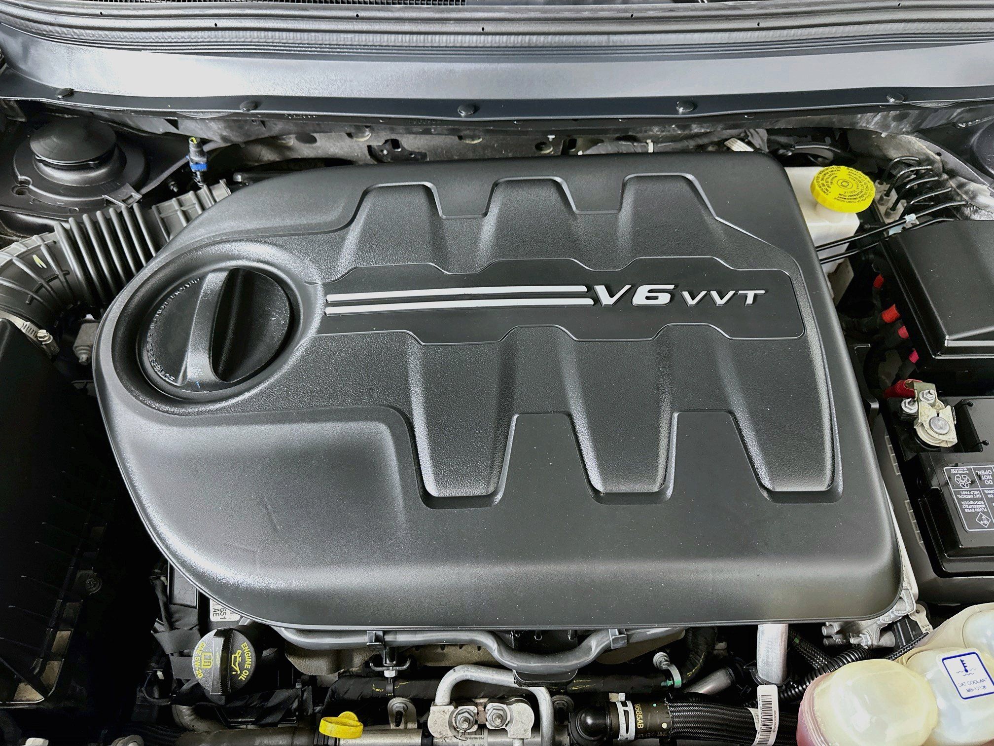 Used 2019 Jeep Cherokee Latitude Plus w/ Cold Weather Group AWD/4WD image 31