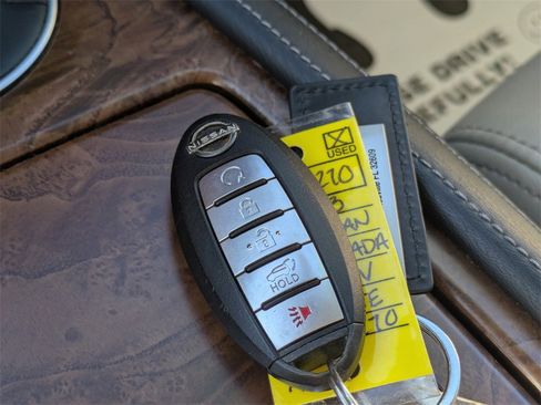 Used 2023 Nissan Armada SL w/ Captain's Chairs Package image 31