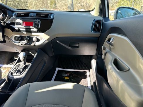 Used 2017 Kia Rio LX image 24