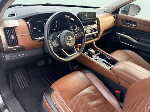 Used 2023 Nissan Pathfinder Platinum w/ Cargo Package image 19