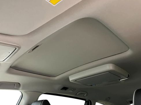 New 2026 Honda Odyssey Touring image 18