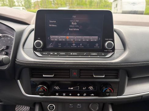 Used 2023 Nissan Rogue SV AWD/4WD image 13