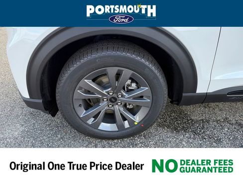 New 2026 Ford Explorer Active image 28