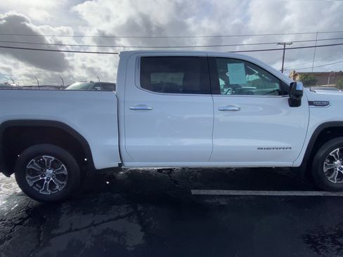 Used 2024 GMC Sierra 1500 SLT image 13