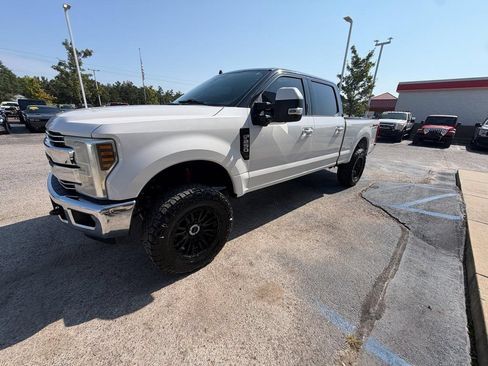 Used 2019 Ford F250 Lariat w/ Lariat Ultimate Package AWD/4WD image 3