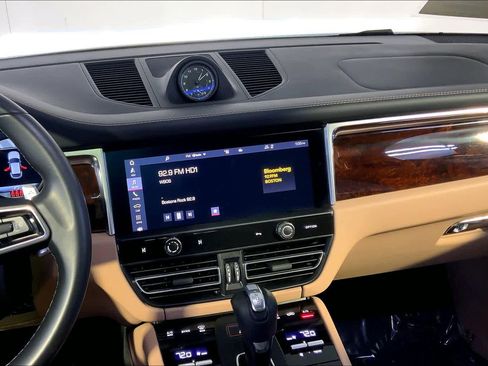 Used 2022 Porsche Macan S image 16