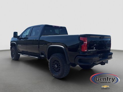 Used 2024 Chevrolet Silverado 2500 ZR2 w/ Technology Package AWD/4WD image 4
