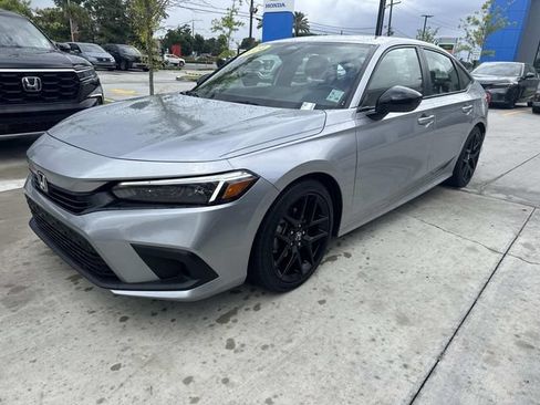 Used 2024 Honda Civic Sport image 3